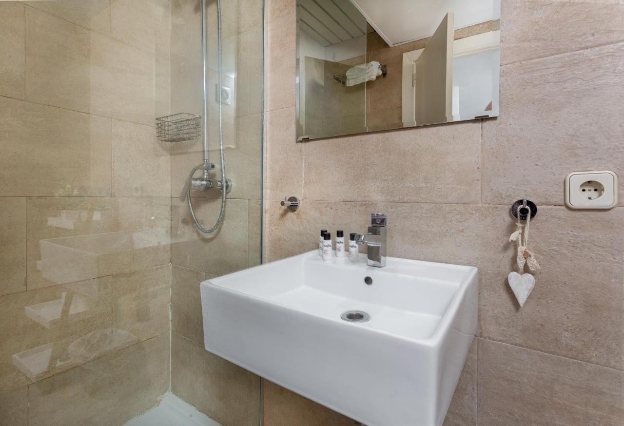 Illa Diagonal Apartment Barcelona